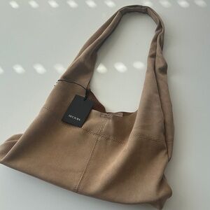 Decjuba Shoulder Bag